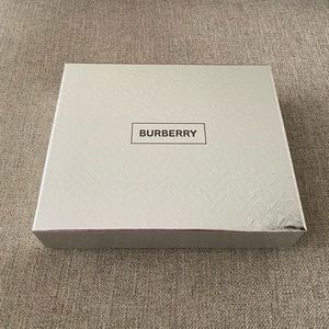 Burberry Shiny Silver Empty Accessories Box✨